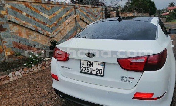 Ra Àlòkù Kia Optima funfun Ọkọ̀ in Accra ni Greater Accra Ra Àlòkù Kia Optima funfun Ọkọ̀ in Accra ni Greater Accra