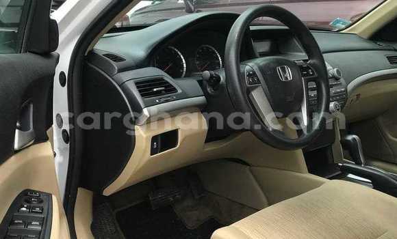 Ra Àlòkù Honda Accord funfun Ọkọ̀ in Tema ni Greater Accra Ra Àlòkù Honda Accord funfun Ọkọ̀ in Tema ni Greater Accra