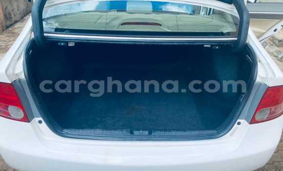 Ra Àlòkù Honda Civic funfun Ọkọ̀ in Tema ni Greater Accra Ra Àlòkù Honda Civic funfun Ọkọ̀ in Tema ni Greater Accra