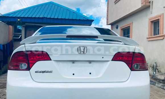 Ra Àlòkù Honda Civic funfun Ọkọ̀ in Tema ni Greater Accra Ra Àlòkù Honda Civic funfun Ọkọ̀ in Tema ni Greater Accra