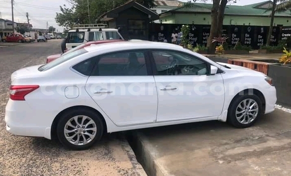 Ra Àlòkù Nissan Sentra funfun Ọkọ̀ in Accra ni Greater Accra Ra Àlòkù Nissan Sentra funfun Ọkọ̀ in Accra ni Greater Accra