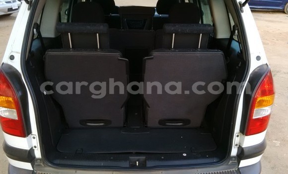 Ra Àlòkù Opel Zafira OPC funfun Ọkọ̀ in Sekondi–Takoradi Metropolitan ni Oorun Ra Àlòkù Opel Zafira OPC funfun Ọkọ̀ in Sekondi–Takoradi Metropolitan ni Oorun