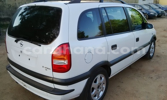 Ra Àlòkù Opel Zafira OPC funfun Ọkọ̀ in Sekondi–Takoradi Metropolitan ni Oorun Ra Àlòkù Opel Zafira OPC funfun Ọkọ̀ in Sekondi–Takoradi Metropolitan ni Oorun