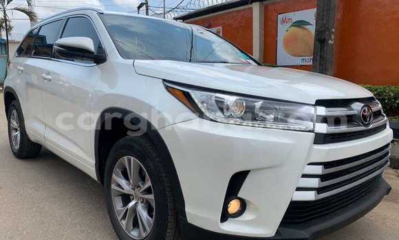 Sayi Na hannu Toyota Highlander White Mota in Tema a Greater Accra