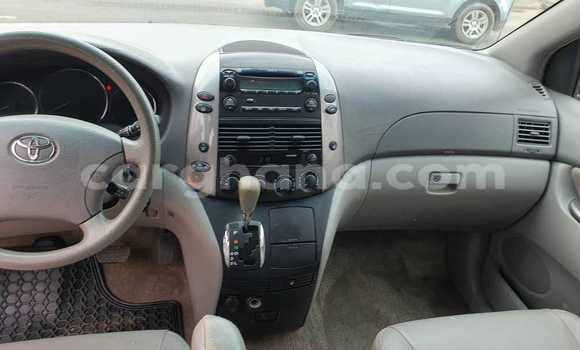 Ra Àlòkù Toyota Sienna funfun Ọkọ̀ in Tema ni Greater Accra Ra Àlòkù Toyota Sienna funfun Ọkọ̀ in Tema ni Greater Accra