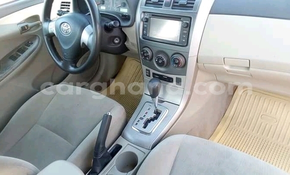 Ra Àlòkù Toyota Corolla funfun Ọkọ̀ in Accra ni Greater Accra Ra Àlòkù Toyota Corolla funfun Ọkọ̀ in Accra ni Greater Accra