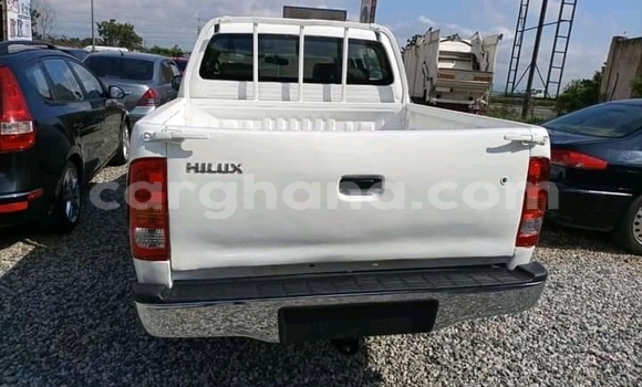 Sayi Na hannu Toyota Hilux White Mota in Accra a Greater Accra Sayi Na hannu Toyota Hilux White Mota in Accra a Greater Accra
