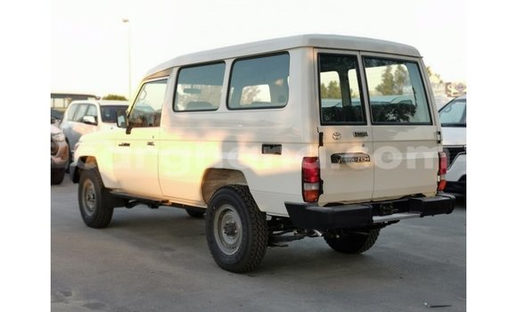 Buy Import Toyota Land Cruiser White Car in Import - Dubai in Ashanti Buy Import Toyota Land Cruiser White Car in Import - Dubai in Ashanti