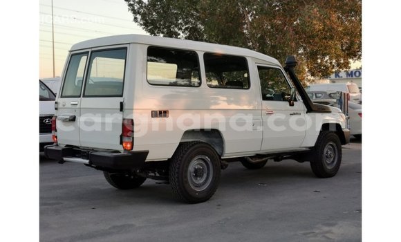 Buy Import Toyota Land Cruiser White Car in Import - Dubai in Ashanti Buy Import Toyota Land Cruiser White Car in Import - Dubai in Ashanti