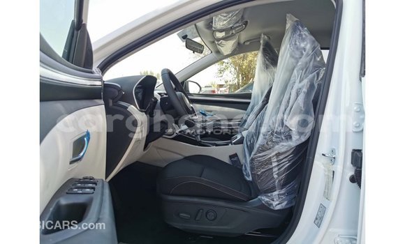 Buy Import Hyundai Tucson White Car in Import - Dubai in Ashanti Buy Import Hyundai Tucson White Car in Import - Dubai in Ashanti