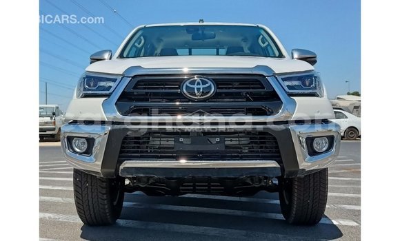 Buy Import Toyota Hilux White Car in Import - Dubai in Ashanti Buy Import Toyota Hilux White Car in Import - Dubai in Ashanti