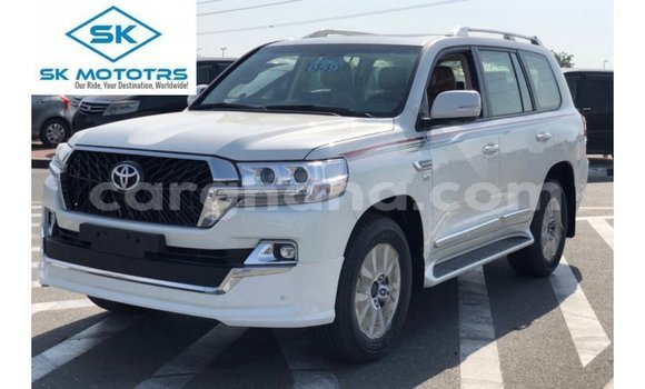 Sayi Imported Toyota Land Cruiser White Mota in Import - Dubai a Ashanti Sayi Imported Toyota Land Cruiser White Mota in Import - Dubai a Ashanti