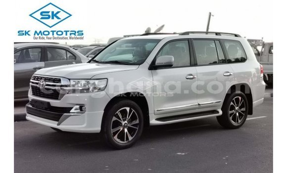 Sayi Imported Toyota Land Cruiser White Mota in Import - Dubai a Ashanti Sayi Imported Toyota Land Cruiser White Mota in Import - Dubai a Ashanti