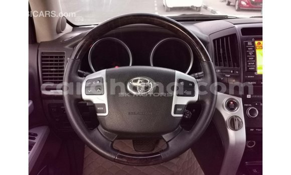 Sayi Imported Toyota Land Cruiser White Mota in Import - Dubai a Ashanti Sayi Imported Toyota Land Cruiser White Mota in Import - Dubai a Ashanti