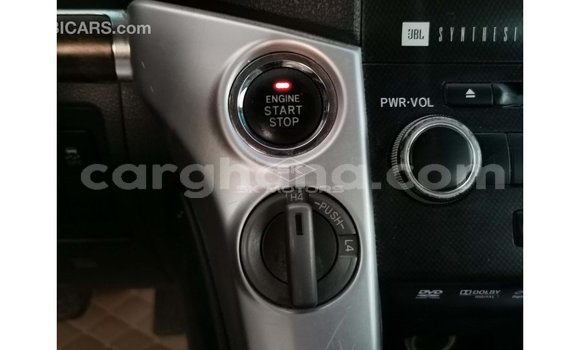 Sayi Imported Toyota Land Cruiser White Mota in Import - Dubai a Ashanti Sayi Imported Toyota Land Cruiser White Mota in Import - Dubai a Ashanti