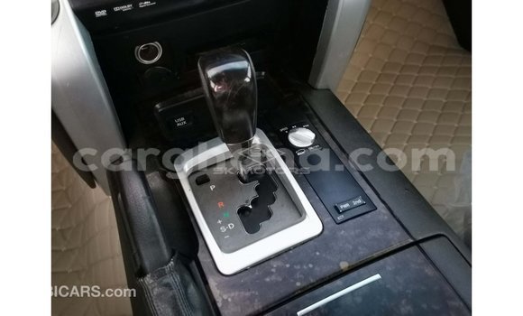 Sayi Imported Toyota Land Cruiser White Mota in Import - Dubai a Ashanti Sayi Imported Toyota Land Cruiser White Mota in Import - Dubai a Ashanti