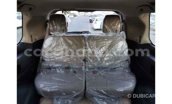 Sayi Imported Toyota Land Cruiser White Mota in Import - Dubai a Ashanti Sayi Imported Toyota Land Cruiser White Mota in Import - Dubai a Ashanti