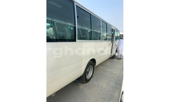 Ra Imported Toyota Coaster funfun Ọkọ̀ in Import - Dubai ni Ashanti Ra Imported Toyota Coaster funfun Ọkọ̀ in Import - Dubai ni Ashanti