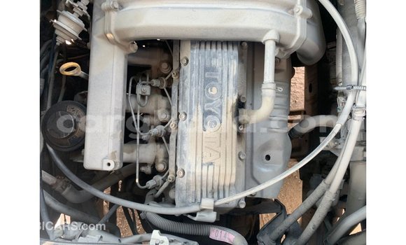 Ra Imported Toyota Coaster funfun Ọkọ̀ in Import - Dubai ni Ashanti Ra Imported Toyota Coaster funfun Ọkọ̀ in Import - Dubai ni Ashanti