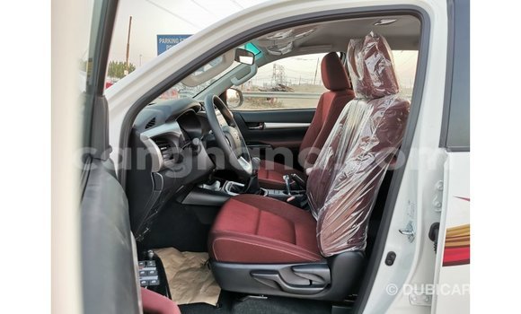 Ra Imported Toyota Hilux funfun Ọkọ̀ in Import - Dubai ni Ashanti Ra Imported Toyota Hilux funfun Ọkọ̀ in Import - Dubai ni Ashanti