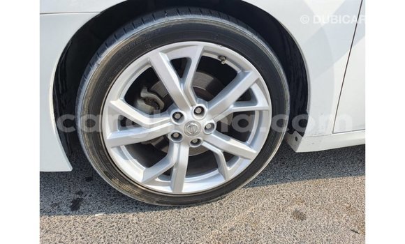 Ra Imported Nissan Maxima funfun Ọkọ̀ in Import - Dubai ni Ashanti Ra Imported Nissan Maxima funfun Ọkọ̀ in Import - Dubai ni Ashanti