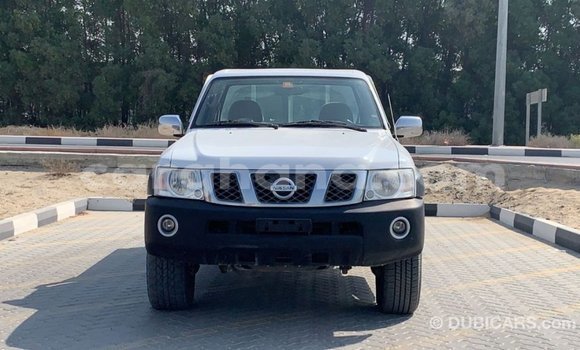 Buy Import Nissan Patrol White Car in Import - Dubai in Ashanti Buy Import Nissan Patrol White Car in Import - Dubai in Ashanti