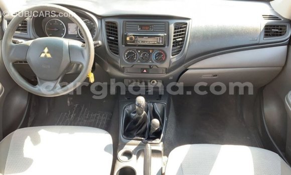 Ra Imported Mitsubishi L200 Blue Ọkọ̀ in Import - Dubai ni Ashanti Ra Imported Mitsubishi L200 Blue Ọkọ̀ in Import - Dubai ni Ashanti