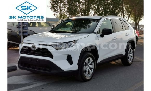 Sayi Imported Toyota 4Runner White Mota in Import - Dubai a Ashanti Sayi Imported Toyota 4Runner White Mota in Import - Dubai a Ashanti