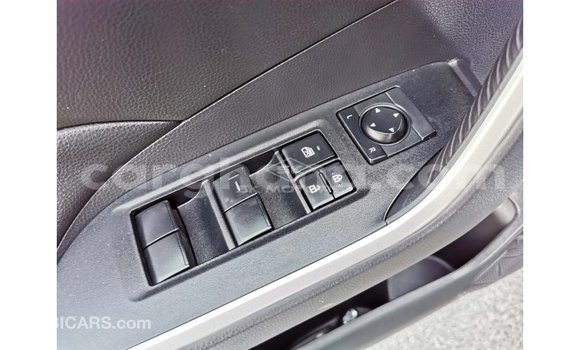 Sayi Imported Toyota 4Runner White Mota in Import - Dubai a Ashanti Sayi Imported Toyota 4Runner White Mota in Import - Dubai a Ashanti