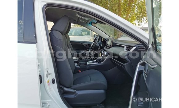 Sayi Imported Toyota 4Runner White Mota in Import - Dubai a Ashanti Sayi Imported Toyota 4Runner White Mota in Import - Dubai a Ashanti