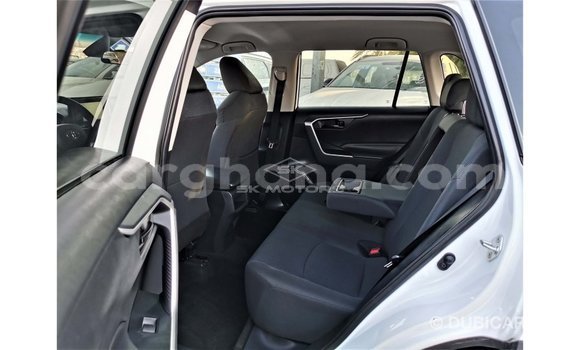 Sayi Imported Toyota 4Runner White Mota in Import - Dubai a Ashanti Sayi Imported Toyota 4Runner White Mota in Import - Dubai a Ashanti