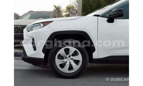 Sayi Imported Toyota 4Runner White Mota in Import - Dubai a Ashanti Sayi Imported Toyota 4Runner White Mota in Import - Dubai a Ashanti