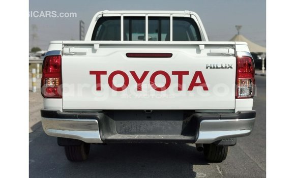 Ra Imported Toyota Hilux funfun Ọkọ̀ in Import - Dubai ni Ashanti Ra Imported Toyota Hilux funfun Ọkọ̀ in Import - Dubai ni Ashanti