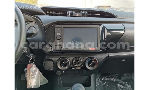Ra Imported Toyota Hilux funfun Ọkọ̀ in Import - Dubai ni Ashanti Ra Imported Toyota Hilux funfun Ọkọ̀ in Import - Dubai ni Ashanti