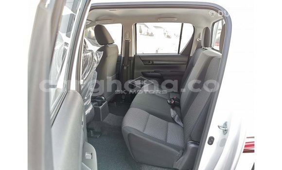 Ra Imported Toyota Hilux funfun Ọkọ̀ in Import - Dubai ni Ashanti Ra Imported Toyota Hilux funfun Ọkọ̀ in Import - Dubai ni Ashanti