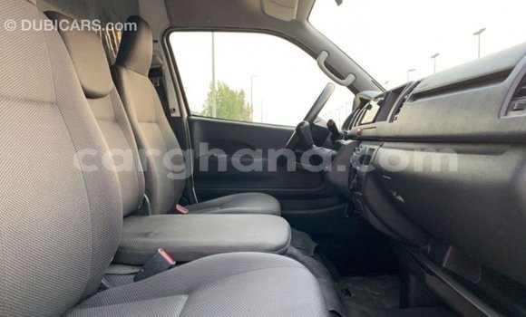 Sayi Imported Toyota Hiace White Mota in Import - Dubai a Ashanti Sayi Imported Toyota Hiace White Mota in Import - Dubai a Ashanti