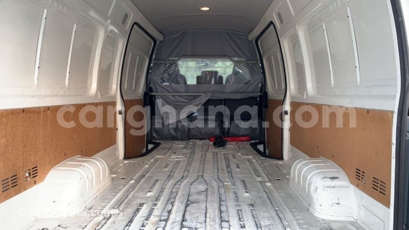 Big with watermark toyota hiace ashanti import dubai 37689