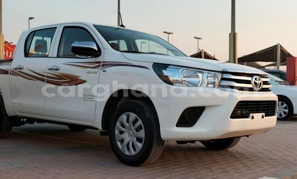 Sayi Imported Toyota Hilux White Mota in Import - Dubai a Ashanti Sayi Imported Toyota Hilux White Mota in Import - Dubai a Ashanti