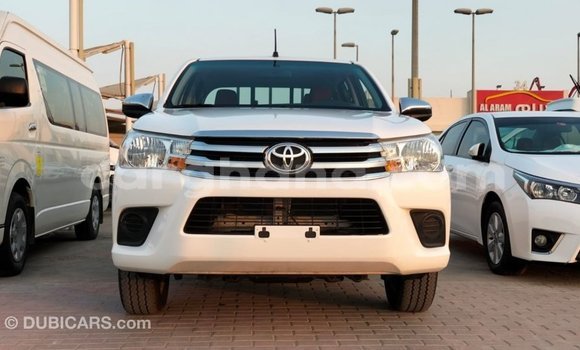 Sayi Imported Toyota Hilux White Mota in Import - Dubai a Ashanti Sayi Imported Toyota Hilux White Mota in Import - Dubai a Ashanti