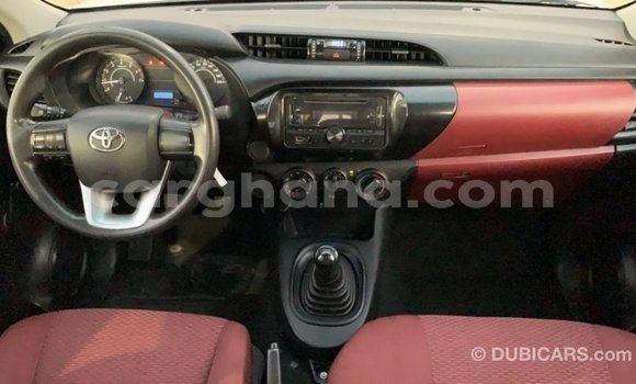 Sayi Imported Toyota Hilux White Mota in Import - Dubai a Ashanti Sayi Imported Toyota Hilux White Mota in Import - Dubai a Ashanti