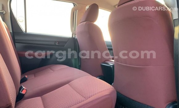 Ra Imported Toyota Hilux funfun Ọkọ̀ in Import - Dubai ni Ashanti Ra Imported Toyota Hilux funfun Ọkọ̀ in Import - Dubai ni Ashanti