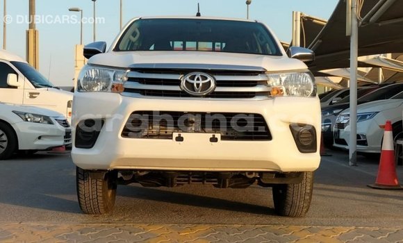 Sayi Imported Toyota Hilux White Mota in Import - Dubai a Ashanti Sayi Imported Toyota Hilux White Mota in Import - Dubai a Ashanti