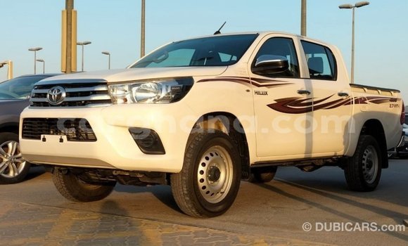 Sayi Imported Toyota Hilux White Mota in Import - Dubai a Ashanti Sayi Imported Toyota Hilux White Mota in Import - Dubai a Ashanti