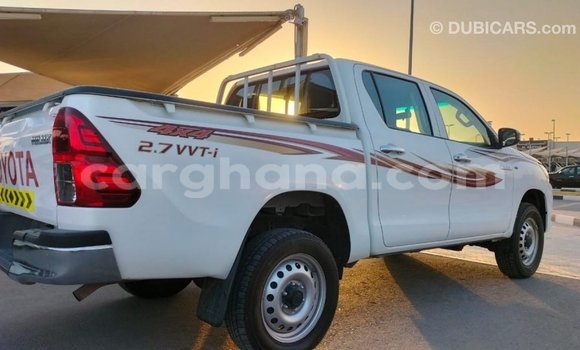 Sayi Imported Toyota Hilux White Mota in Import - Dubai a Ashanti Sayi Imported Toyota Hilux White Mota in Import - Dubai a Ashanti