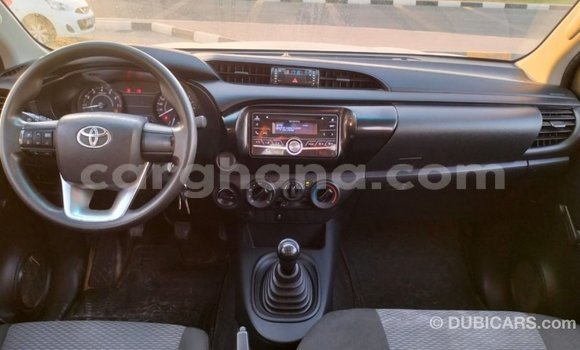 Sayi Imported Toyota Hilux White Mota in Import - Dubai a Ashanti Sayi Imported Toyota Hilux White Mota in Import - Dubai a Ashanti