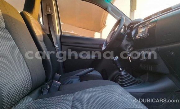 Sayi Imported Toyota Hilux White Mota in Import - Dubai a Ashanti Sayi Imported Toyota Hilux White Mota in Import - Dubai a Ashanti