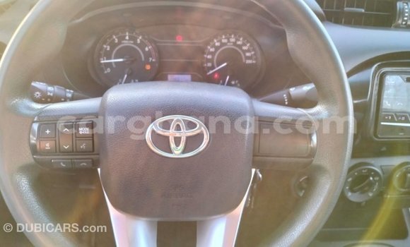Sayi Imported Toyota Hilux White Mota in Import - Dubai a Ashanti Sayi Imported Toyota Hilux White Mota in Import - Dubai a Ashanti