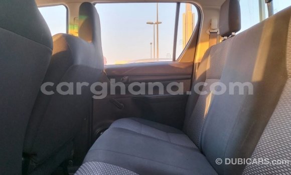 Sayi Imported Toyota Hilux White Mota in Import - Dubai a Ashanti Sayi Imported Toyota Hilux White Mota in Import - Dubai a Ashanti