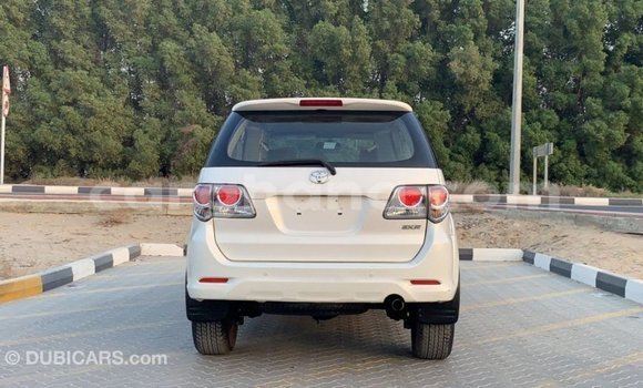 Buy Import Toyota Fortuner White Car in Import - Dubai in Ashanti Buy Import Toyota Fortuner White Car in Import - Dubai in Ashanti