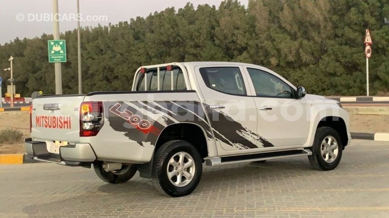 Big with watermark mitsubishi l200 ashanti import dubai 37702